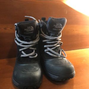 Boys The North Face winter boots